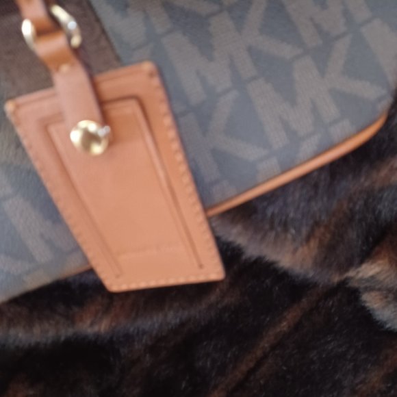 Michael Kors Large Weekend Traveler, New with Tags, Retail for $398 - Picture 7 of 7